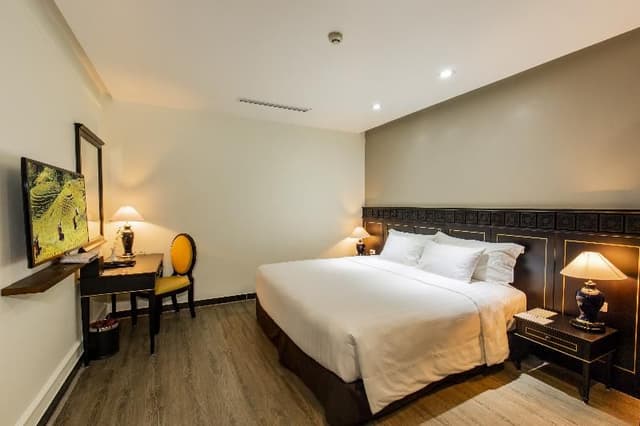 FAMILY ROOM TWO BEDROOMS