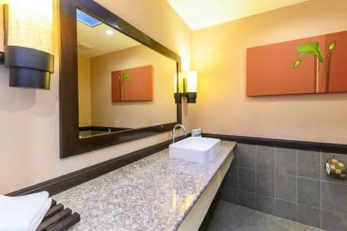 Pool Access Room