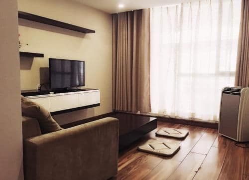 Deluxe Apartment with City View