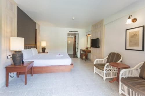 Deluxe Double or Twin Room with Pool View