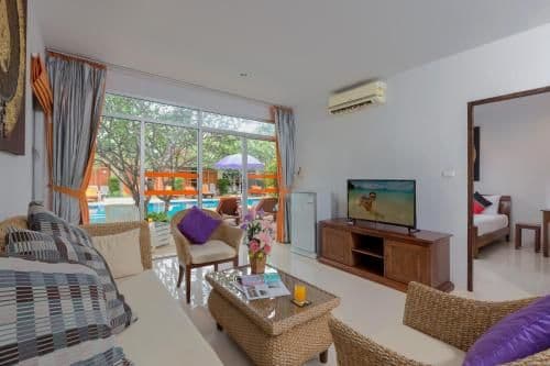 King Suite with Pool View