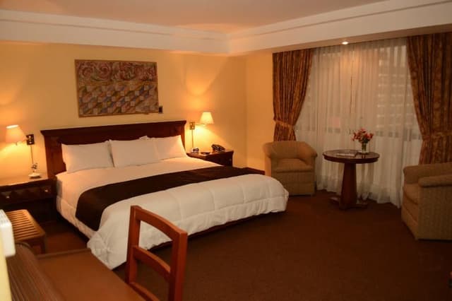 SUITE CAPACITY 2