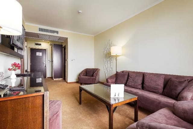 FAMILY ROOM STANDARD