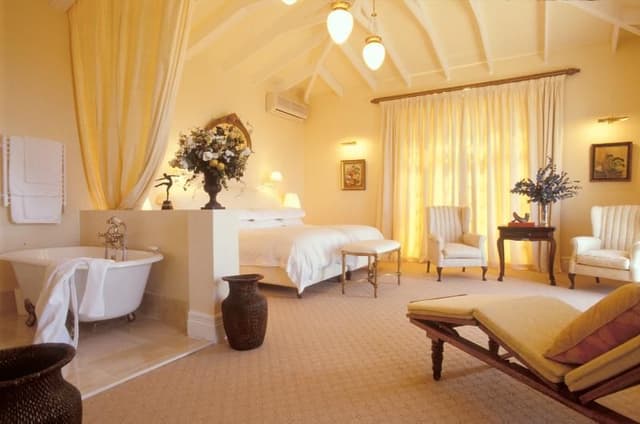 DOUBLE FOUR BEDROOMS