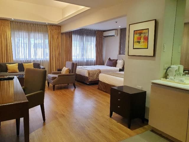 SUITE PREMIER QUEEN BED
