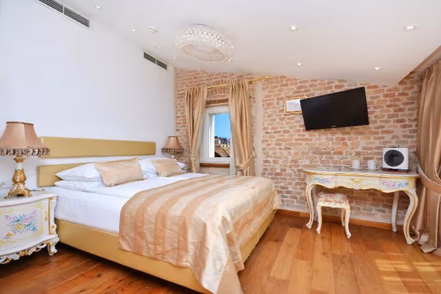 SUITE DELUXE SEA VIEW WITH BALCONY