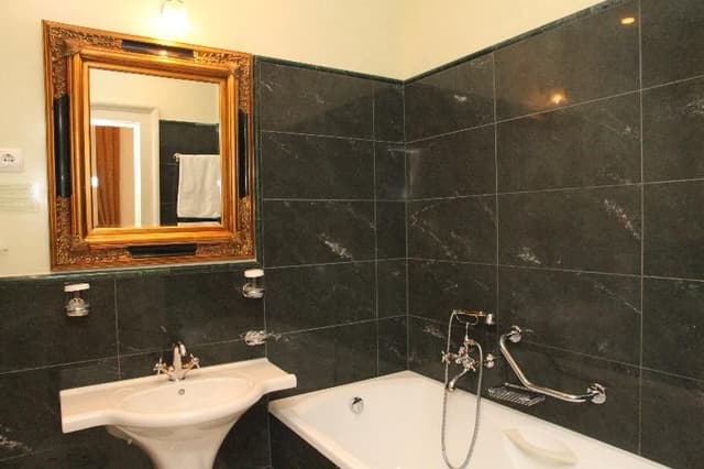 SUITE EXECUTIVE