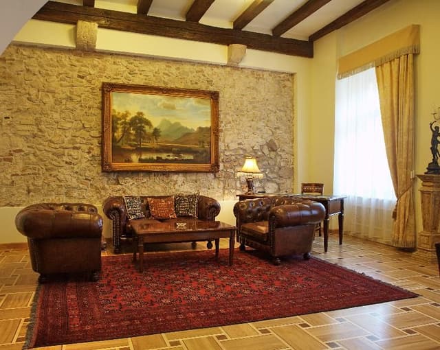 SUITE EXECUTIVE