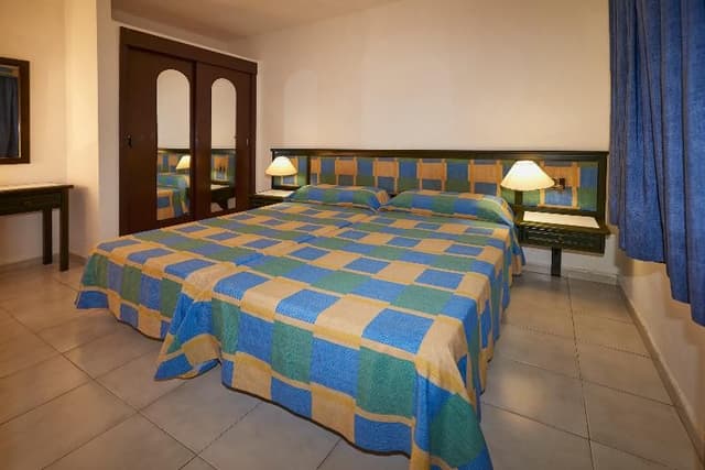 APARTMENT SUPERIOR