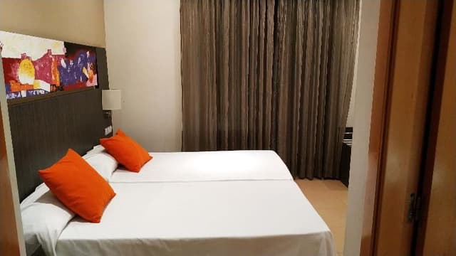 SUITE CAPACITY 2