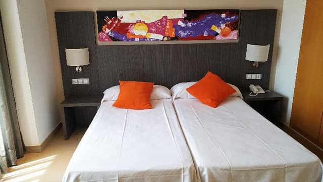 SUITE CAPACITY 4
