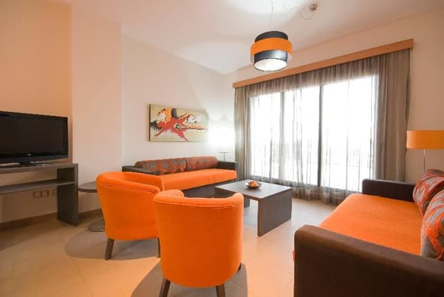 SUITE CAPACITY 4
