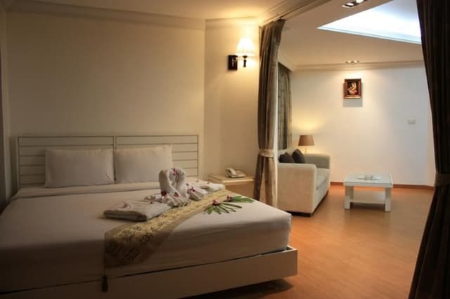 TWIN LUXURY