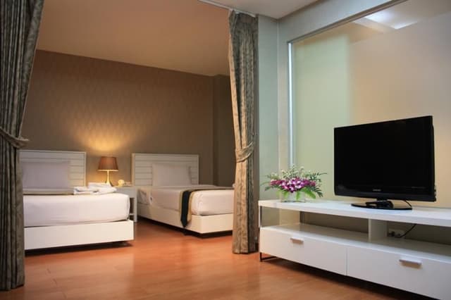 TWIN LUXURY