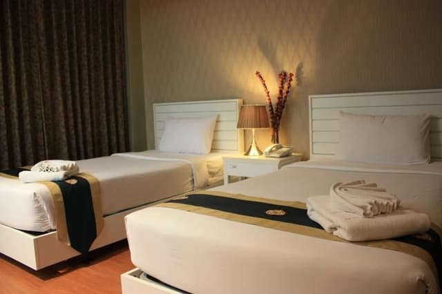 TWIN LUXURY