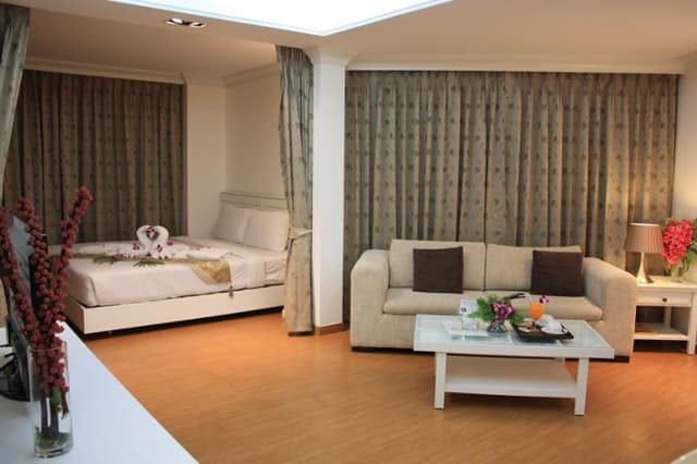TWIN LUXURY