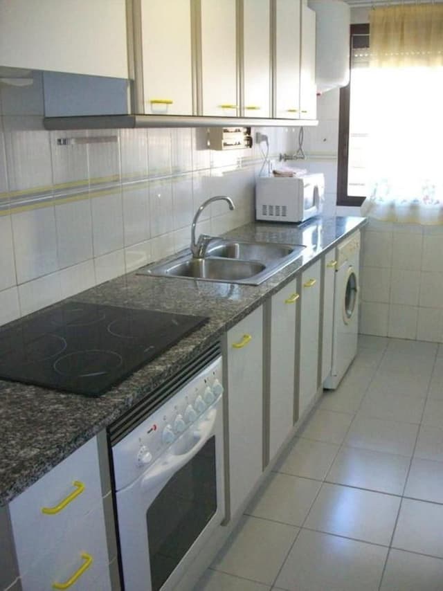 APARTMENT CAPACITY 6 THREE BEDROOM