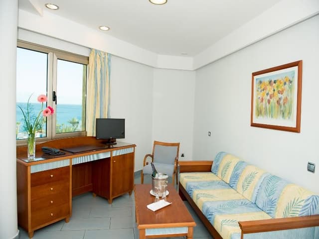 APARTMENT SEA VIEW