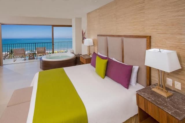 SUITE ONE BEDROOM