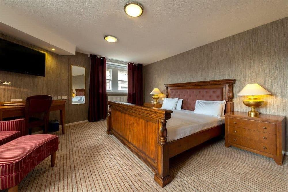 Sir Thomas Hotel