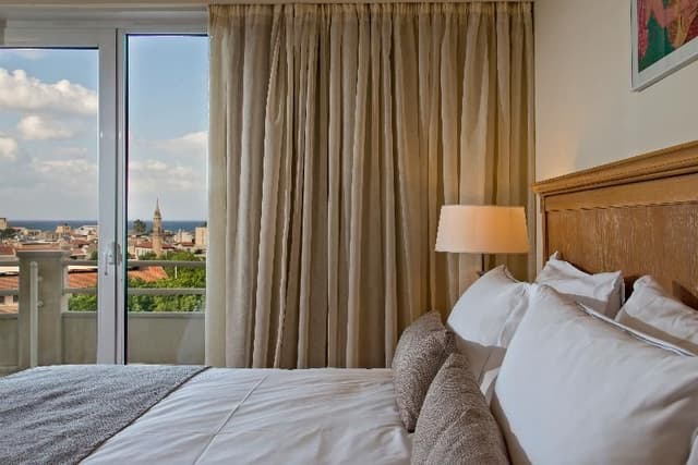 JUNIOR SUITE CITY VIEW