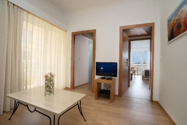 FAMILY ROOM TWO BEDROOMS