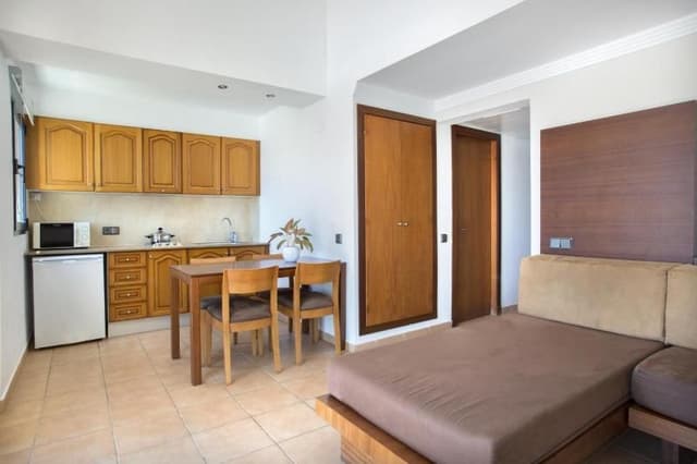 APARTMENT CAPACITY 6 TWO BEDROOMS