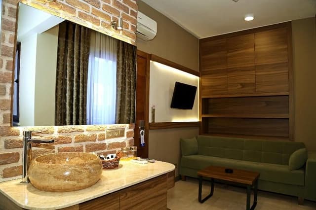 FAMILY ROOM STANDARD