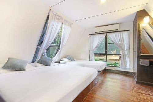 Bungalow with Garden View