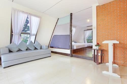 Bungalow with Garden View