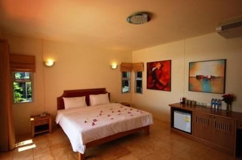Bungalow (2 Adults)