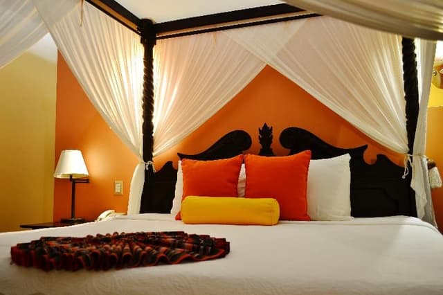 HOME KING SIZE BED