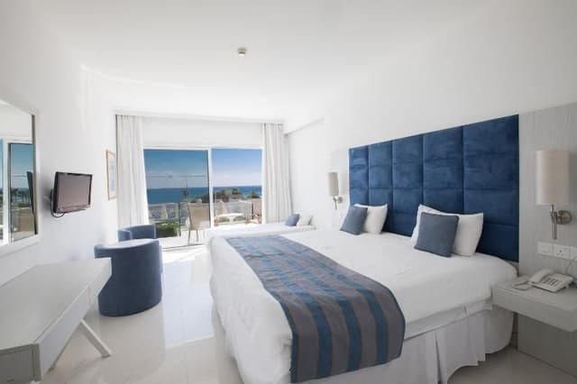 TWIN SEA VIEW