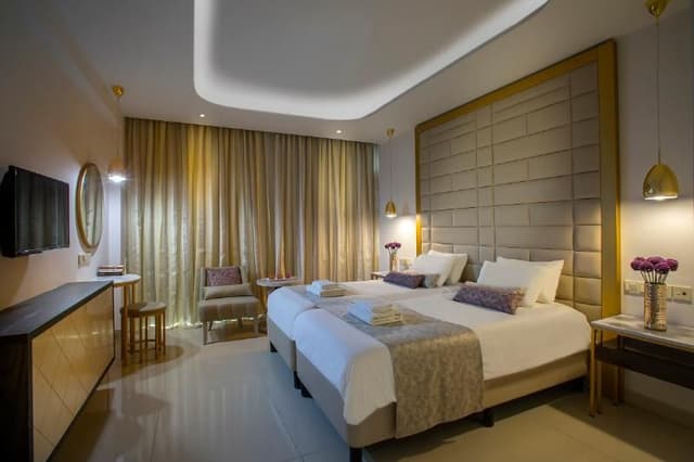TWIN SEA VIEW