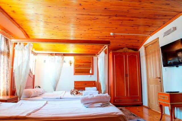 FAMILY ROOM DELUXE