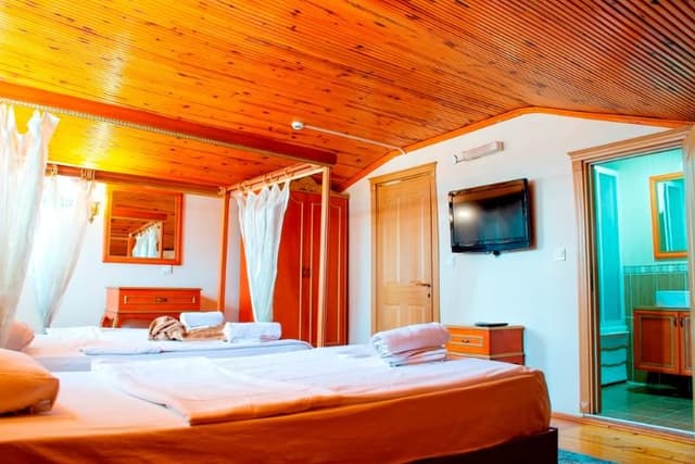 FAMILY ROOM DELUXE