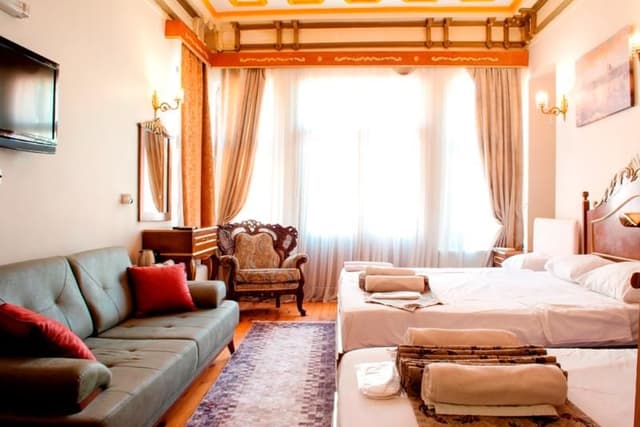 FAMILY ROOM DELUXE