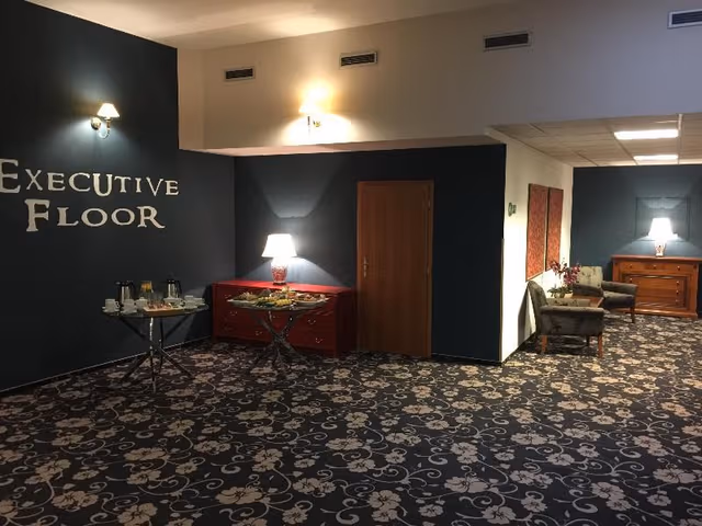 DOUBLE EXECUTIVE
