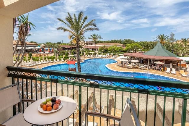 APARTMENT POOL VIEW