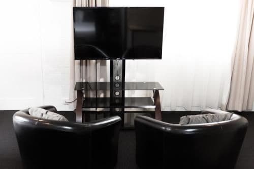Executive Twin Studio