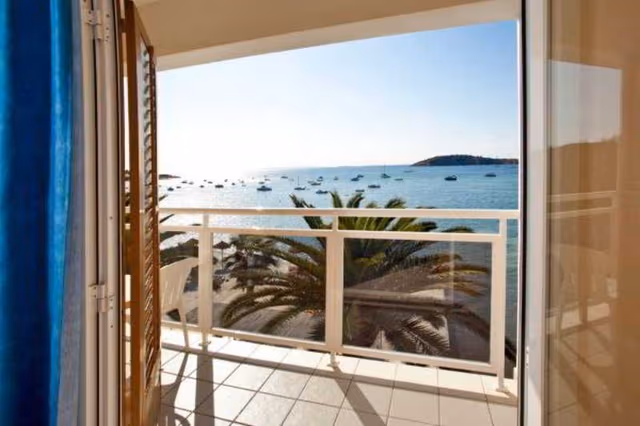 Double or Twin SEA VIEW CAPACITY 2