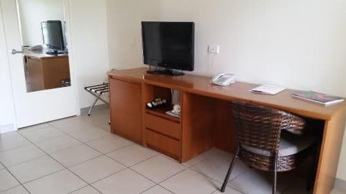 Deluxe Hotel Room