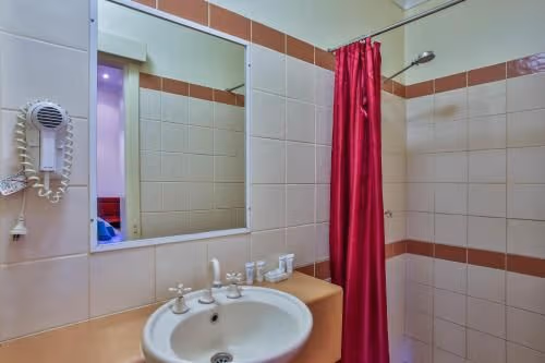 Budget Queen Room