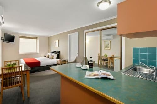 Studio Apartment - Serviced