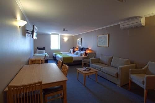 Studio Apartment - Serviced