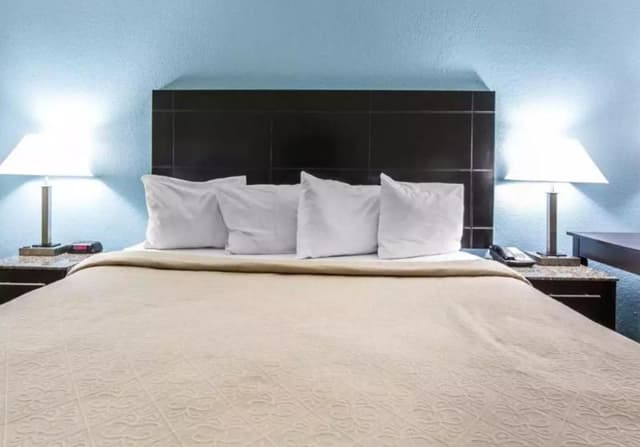 Room KING SIZE BED