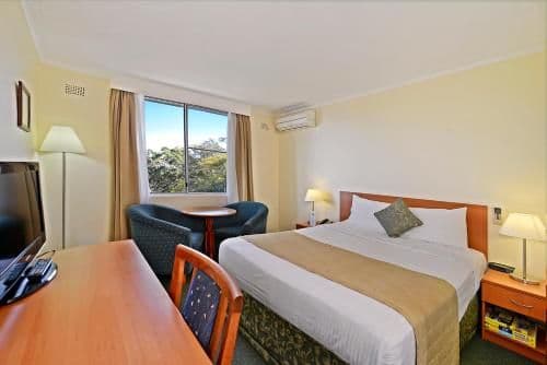 Standard Queen Room