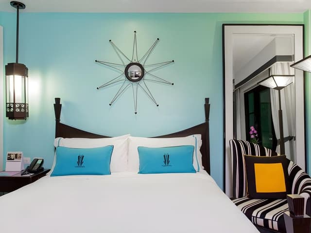 Sunset King Bed