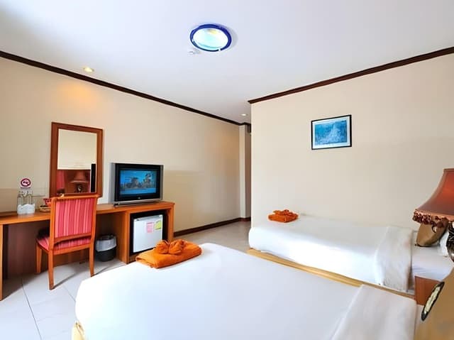 Standard Twin Room