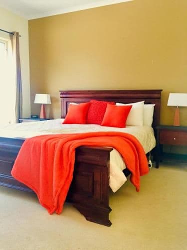 Deluxe One-Bedroom Apartment